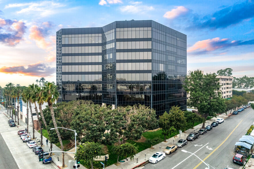 233 Wilshire Blvd, Santa Monica, CA for rent - Building Photo - Image 1 of 11