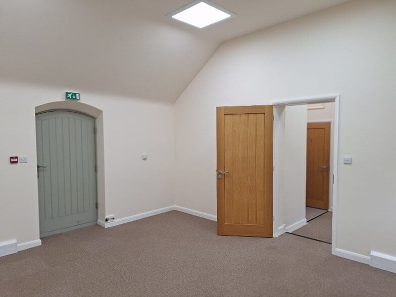 Catton Rd, Walton On Trent to rent - Interior Photo - Image 2 of 5