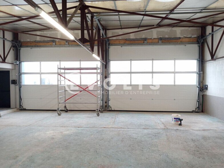 Light Industrial in Beauvallon to rent - Interior Photo - Image 3 of 6