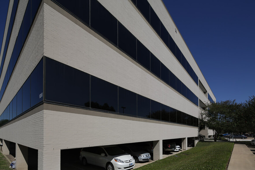 1011 Highway 6 S, Houston, TX for rent - Building Photo - Image 2 of 6