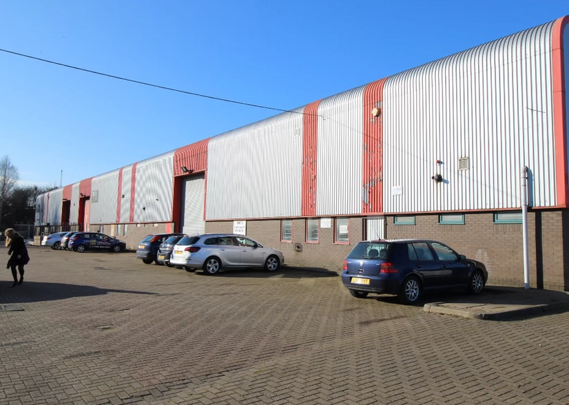 Mersey Ct, Ellesmere Port to rent - Building Photo - Image 2 of 3