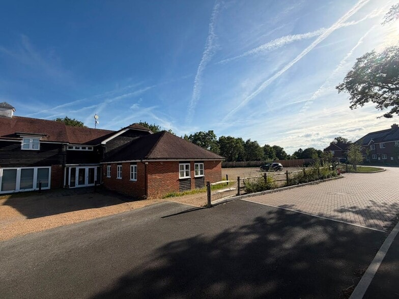 Chequers Hl, Bough Beech to rent - Building Photo - Image 2 of 2