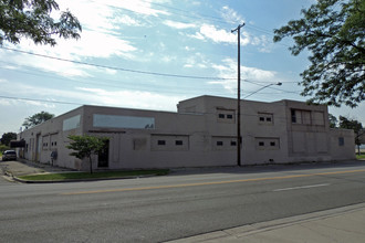 2307 S Saginaw St, Flint, MI for rent Building Photo- Image 1 of 2