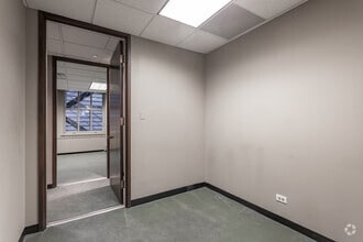 180 N Michigan Ave, Chicago, IL to rent Interior Photo- Image 2 of 4