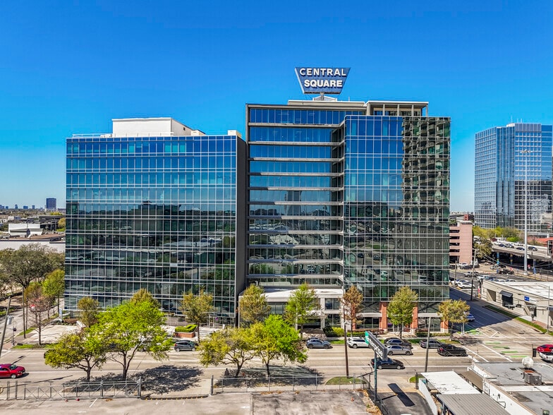 2100 Travis St, Houston, TX to rent - Building Photo - Image 2 of 37