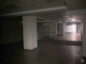 Retail in Madrid, Madrid to rent Interior Photo- Image 2 of 6