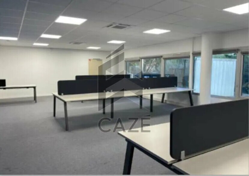 Office in Canéjan to rent - Interior Photo - Image 2 of 5