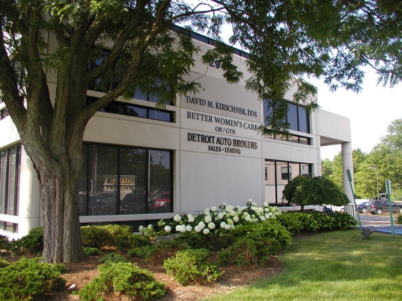 29355 Northwestern Hwy, Southfield, MI to rent - Building Photo - Image 3 of 3