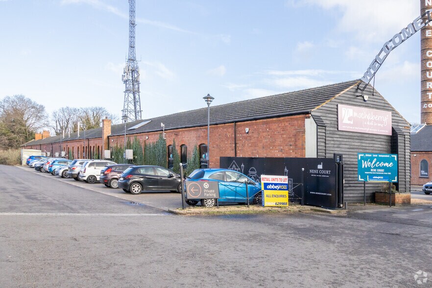 18-32 The Embankment, Wellingborough to rent - Building Photo - Image 2 of 2
