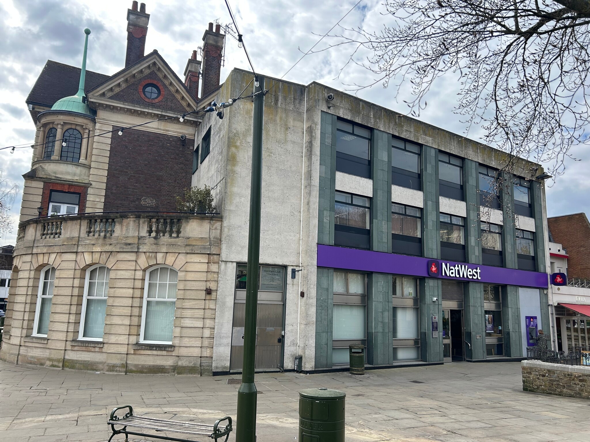 47-49 Carfax, Horsham to rent Primary Photo- Image 1 of 6