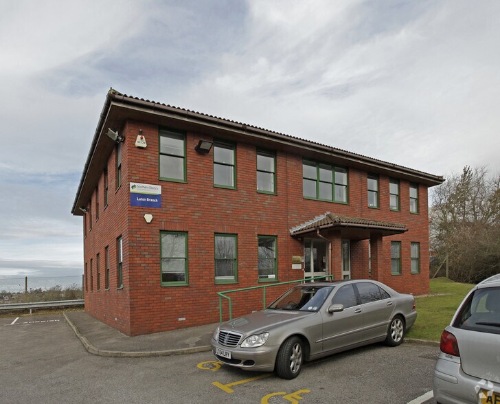 Proctor Way, Luton for sale - Primary Photo - Image 1 of 1