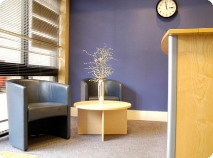 25 Bakers Rd, Uxbridge to rent - Interior Photo - Image 2 of 3