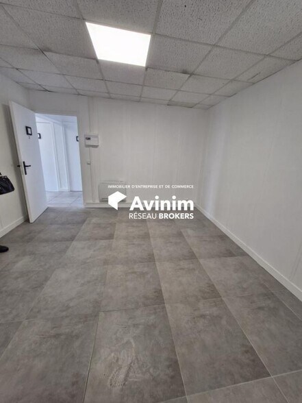 Office in Mitry Mory to rent - Interior Photo - Image 2 of 4