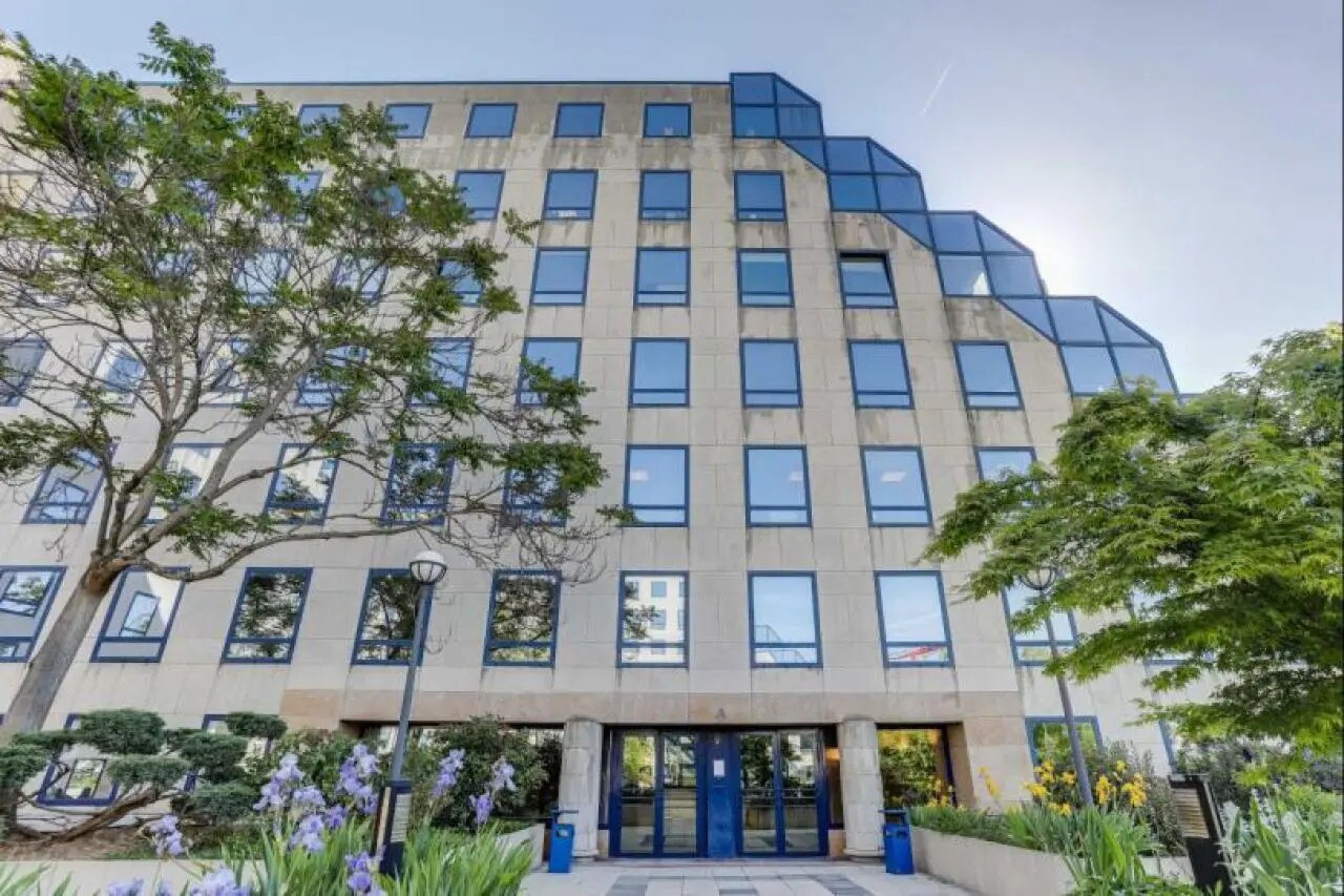 Office in Antony to rent Building Photo- Image 1 of 2