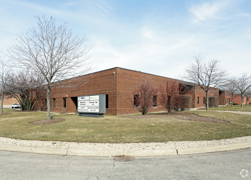 141-145 Bernice Dr, Bensenville, IL for rent - Primary Photo - Image 1 of 8