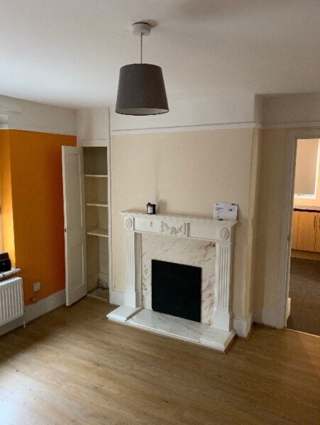 Victoria Park, London to rent Interior Photo- Image 1 of 2