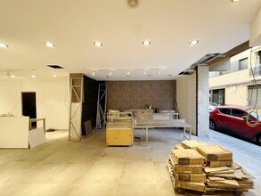 Retail in Manresa, Barcelona to rent Interior Photo- Image 1 of 10