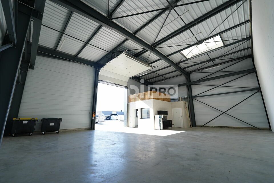147 Rue De L'Aeropostale, Colombier-Saugnieu to rent Interior Photo- Image 1 of 10