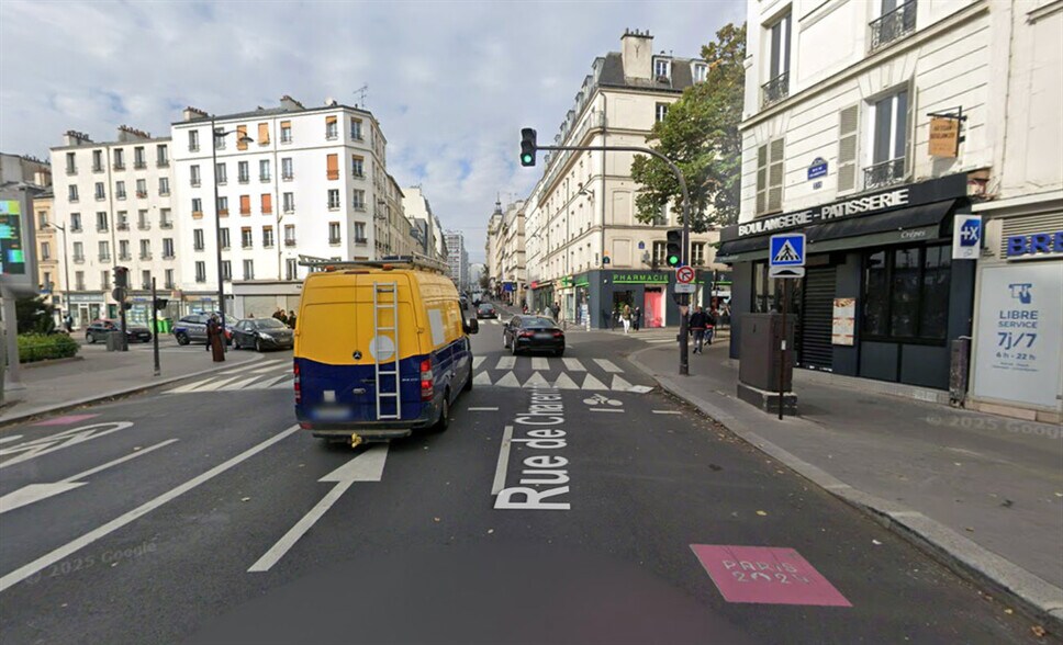 Retail in Paris to rent - Building Photo - Image 2 of 3