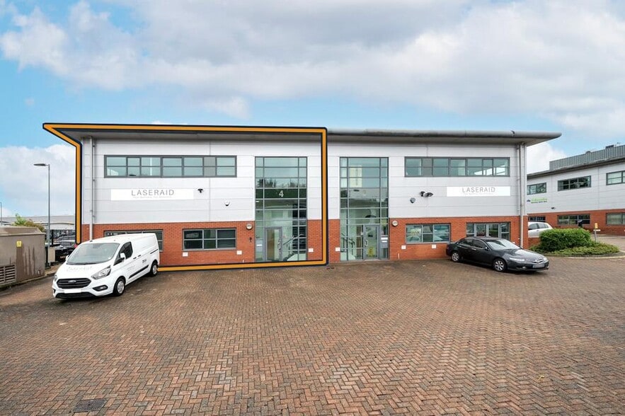 Manor Way, Borehamwood for sale - Building Photo - Image 1 of 1