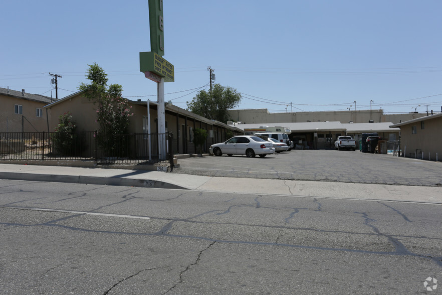 916 E Main St, Barstow, CA for sale - Primary Photo - Image 1 of 1