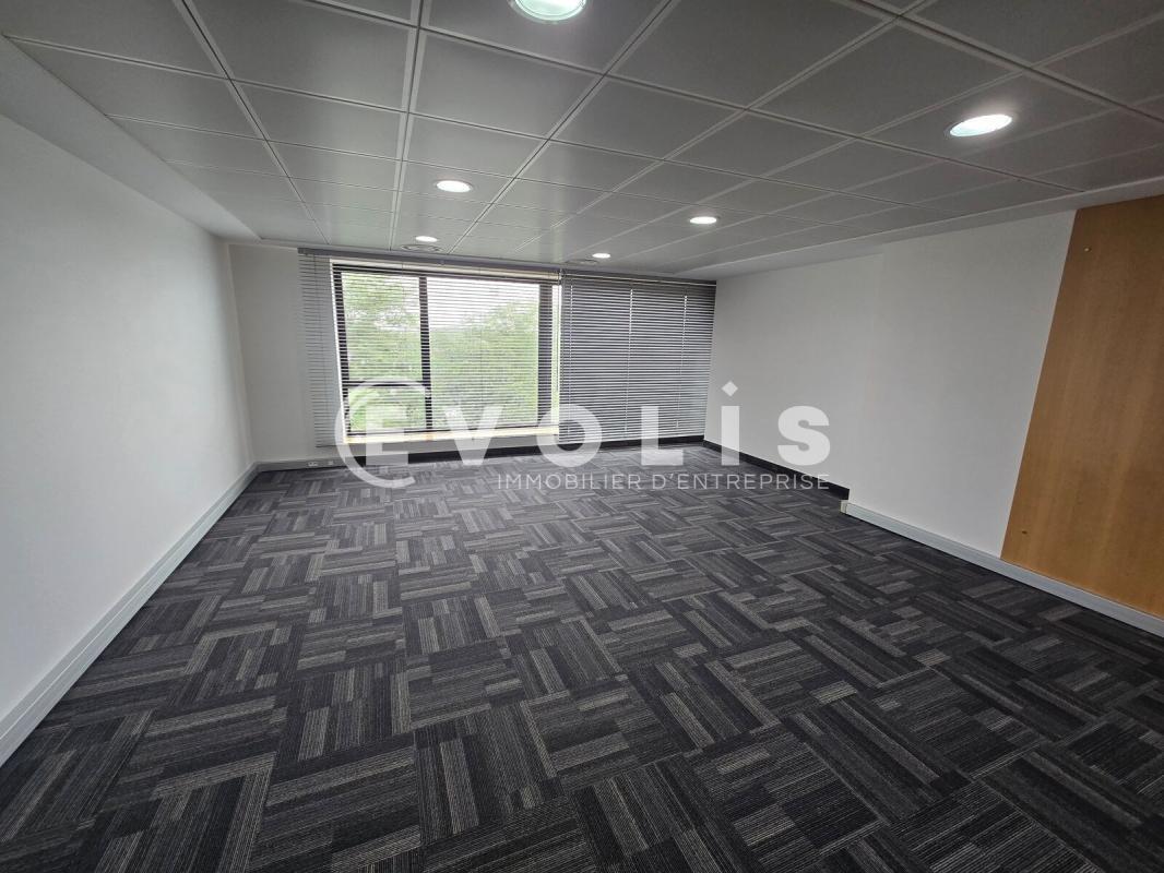 Office in Evry Courcouronnes to rent Interior Photo- Image 1 of 19