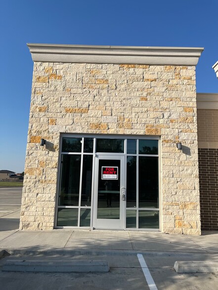 955 W Cartwright Rd, Mesquite, TX for rent - Building Photo - Image 1 of 16