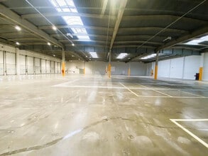 Light Industrial in Lisses to rent Building Photo- Image 2 of 5