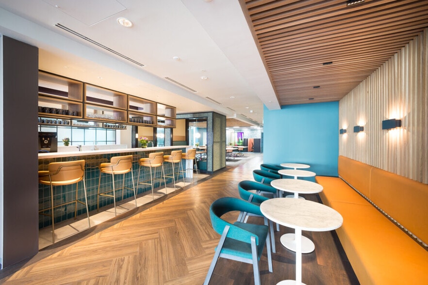 2 Portman St, London to rent - Interior Photo - Image 2 of 6