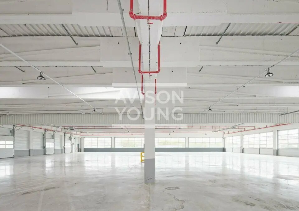 Light Industrial in Gennevilliers to rent Interior Photo- Image 1 of 6