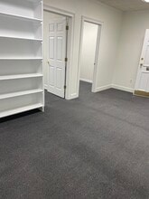 680 Village Trce NE, Marietta, GA to rent Interior Photo- Image 2 of 10