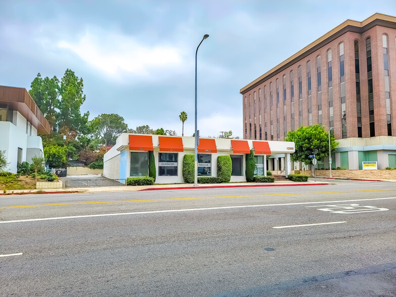 12353 Wilshire Blvd, Los Angeles, CA for rent - Primary Photo - Image 1 of 9