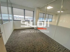 160 Avenue Henri Schneider, Meyzieu to rent Interior Photo- Image 1 of 8