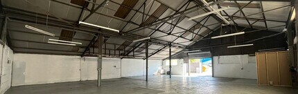 Lucy Rd, Neath to rent Interior Photo- Image 1 of 5