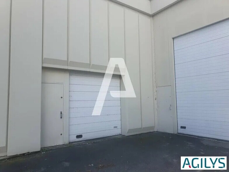 Light Industrial in Valenton to rent - Building Photo - Image 2 of 6