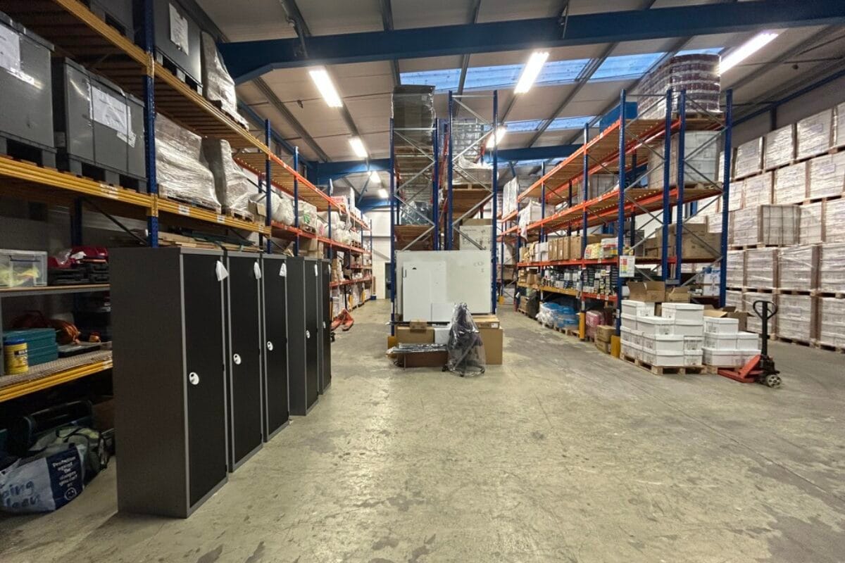 20 Estover Close, Plymouth to rent Interior Photo- Image 1 of 8