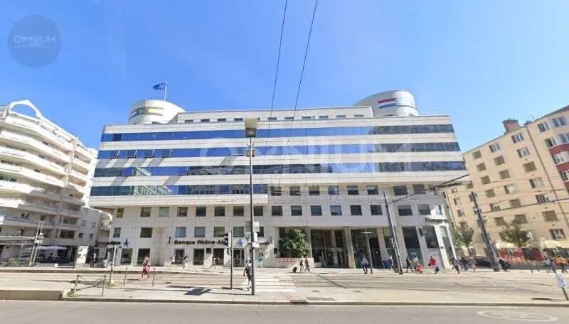 Office in Lyon to rent Building Photo- Image 1 of 8