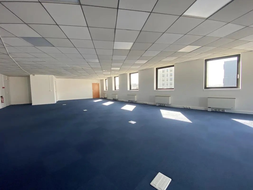 Office in Aubervilliers to rent Building Photo- Image 1 of 15