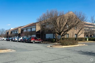 8290-8294 Old Courthouse Rd, Vienna, VA for rent Primary Photo- Image 1 of 6