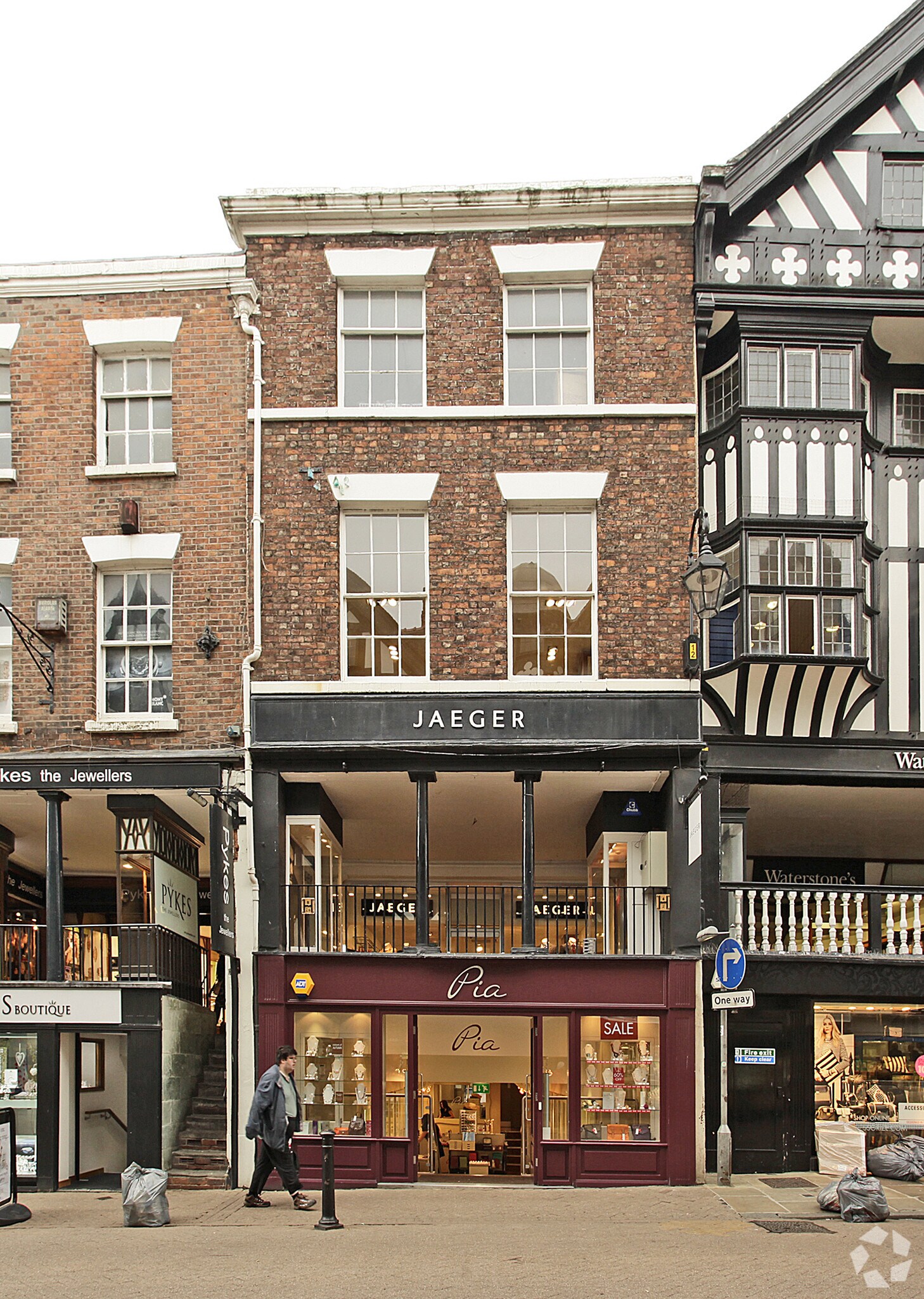 16 Eastgate Row, Chester for sale Primary Photo- Image 1 of 1