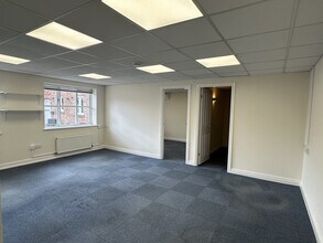 Parkgate Rd, Chester to rent Interior Photo- Image 1 of 8