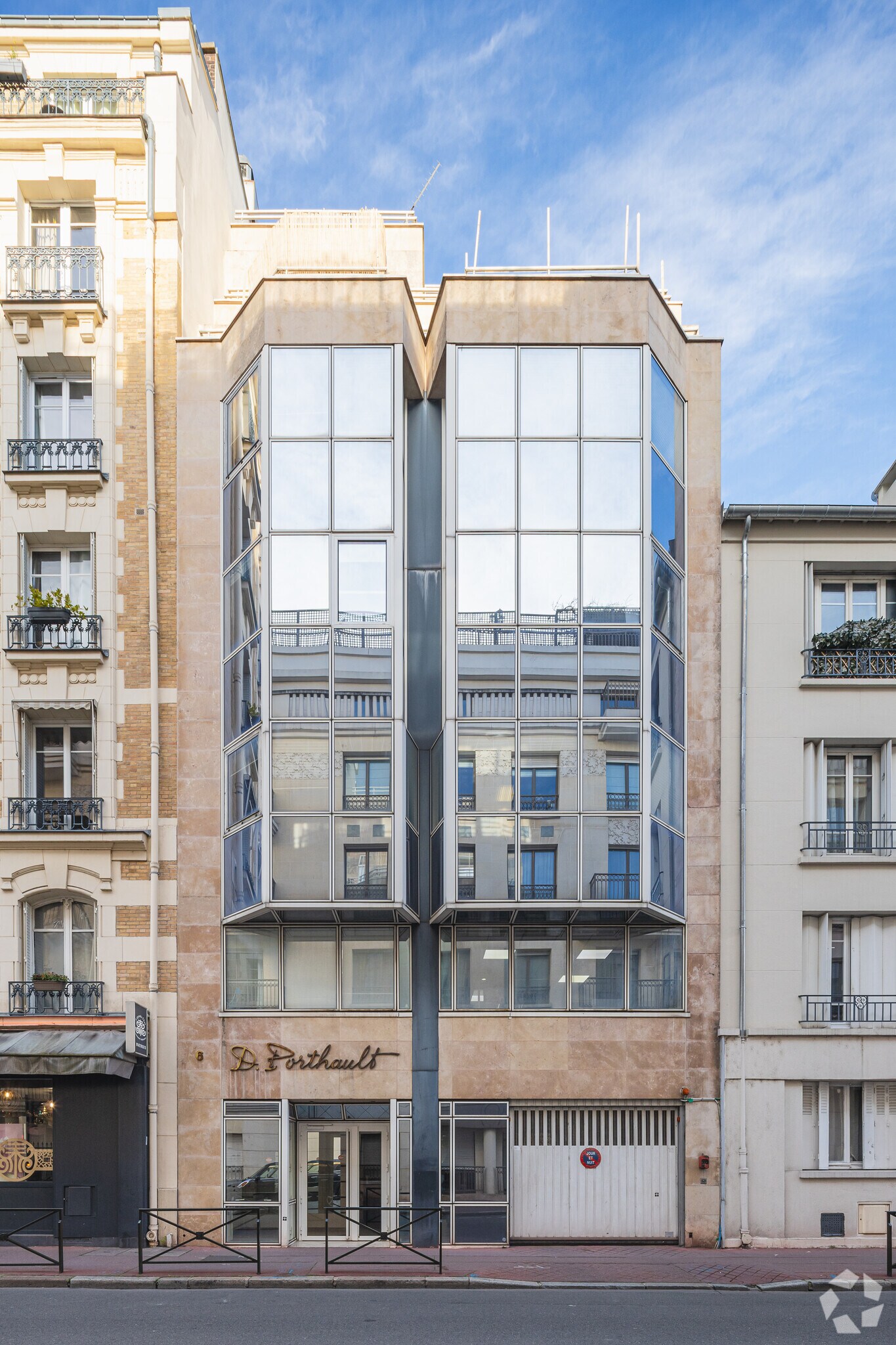 6 Rue Collange, Levallois-Perret to rent Primary Photo- Image 1 of 3