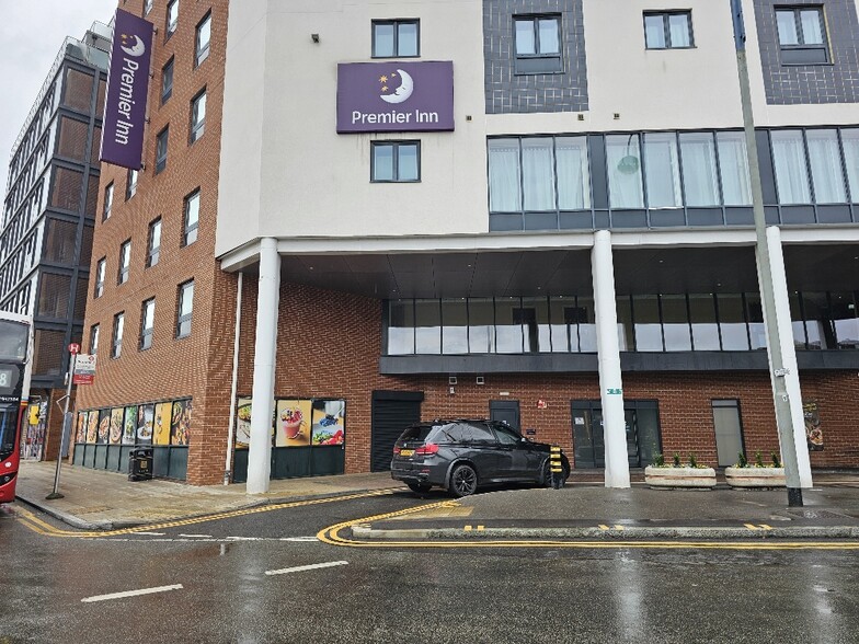 Colham House, Bakers Road, Uxbridge to rent - Building Photo - Image 2 of 7