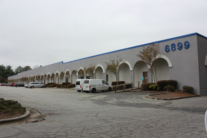 6899 Peachtree Industrial Blvd, Peachtree Corners, GA for rent - Primary Photo - Image 1 of 13