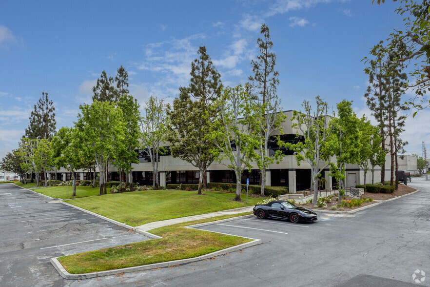 150-152 W Walnut St, Gardena, CA for rent - Building Photo - Image 2 of 6