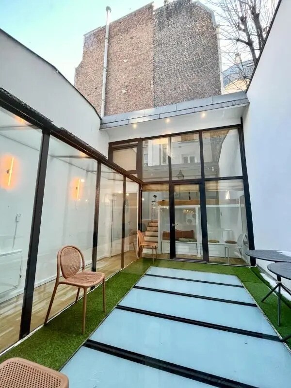 Location Bureaux 180 m² - Photo 1