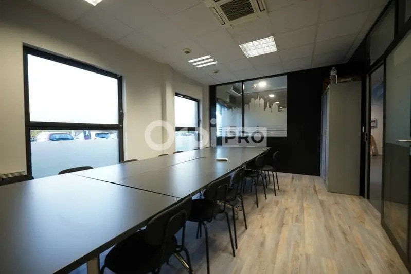 2871 Avenue De L'Europe, Rillieux-la-Pape to rent - Building Photo - Image 2 of 11