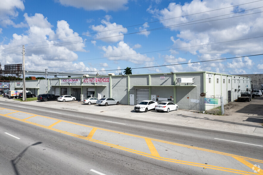 3825-3945 NW 32nd Ave, Miami, FL for rent - Building Photo - Image 2 of 13