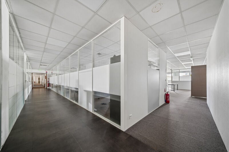 Office in Montrouge to rent - Interior Photo - Image 3 of 15