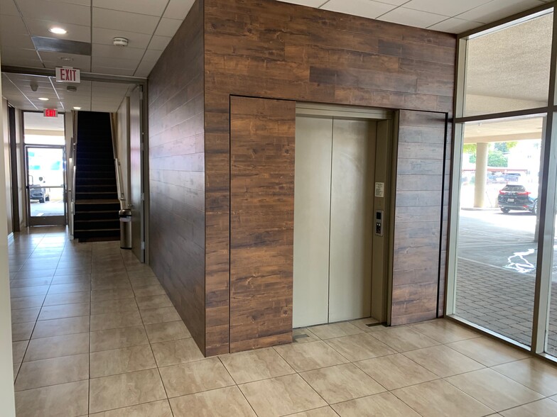 3700 Santa Fe Ave, Long Beach, CA for rent - Lobby - Image 2 of 3